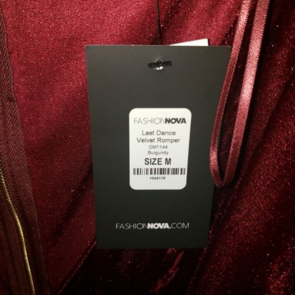 FASHION NOVA ROMPER - Picture 5 of 5